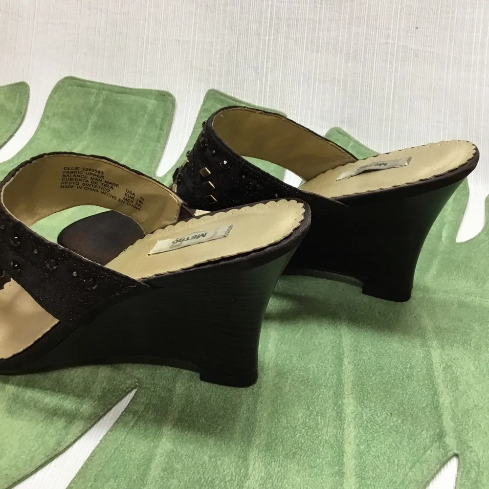 Metro7 Good Looking Thong Wedges. - Picture 6 of 8